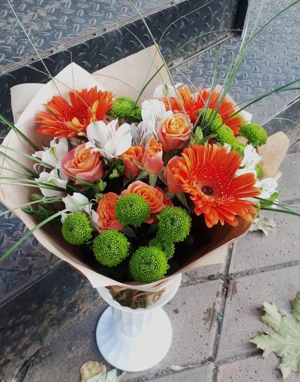 Букет цветов из: Герберы, Хризантемы, Альстромерии и Розы в Истобном