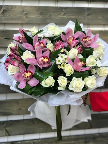 Букет цветов из: Розы и Хризантемы в Истобном