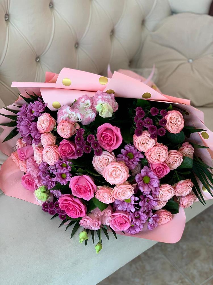 Букет цветов из: Хризантемы, Розы и Лизиантусы в Истобном