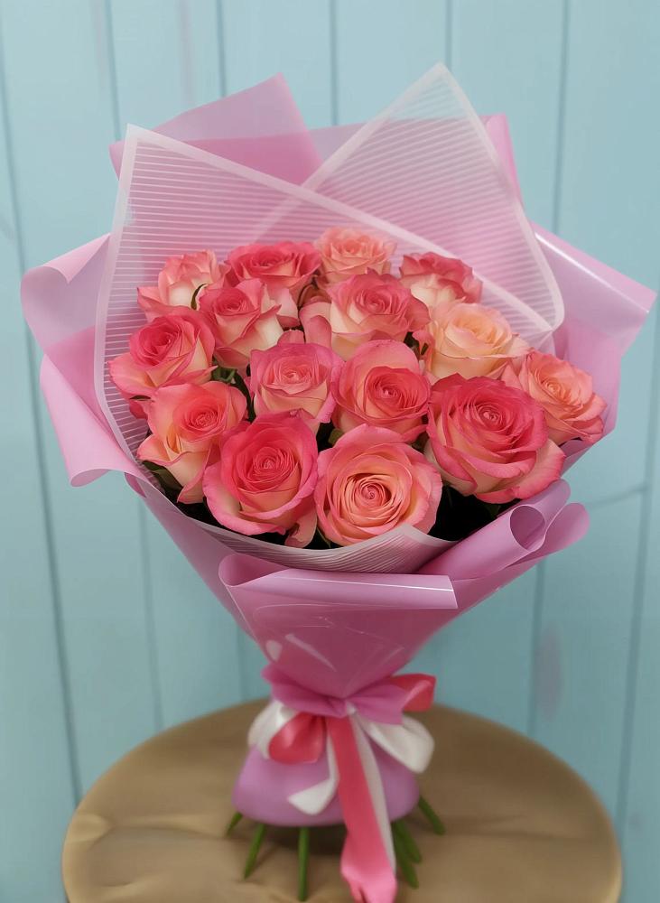 Букет 15 Розовых роз Равель в Истобном