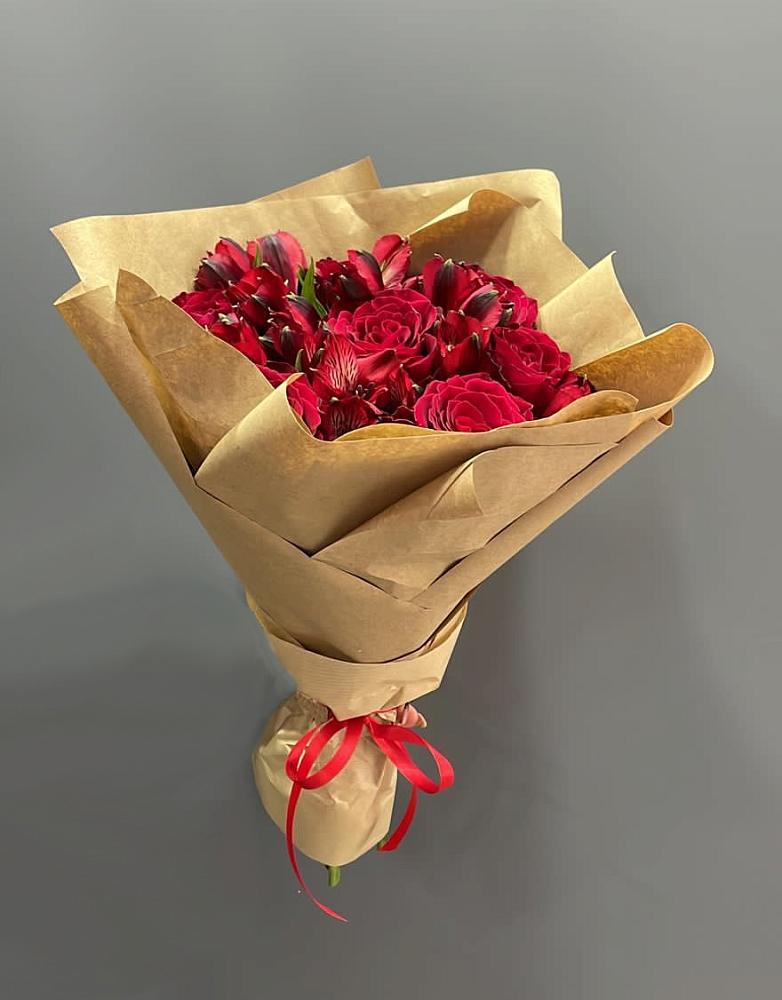 Букет цветов из: Альстромерии и Розы в Истобном