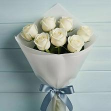 Букет 7 Белых роз Эдлесс Лав в Истобном