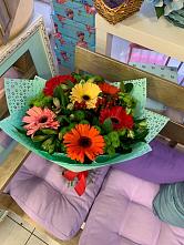 Букет цветов из:  Герберы, Хризантемы и Альстромерии #REPLACE_PRED# Истобном