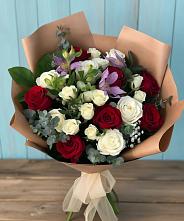 Букет цветов из:  Розы и Альстромерии #REPLACE_PRED# Истобном