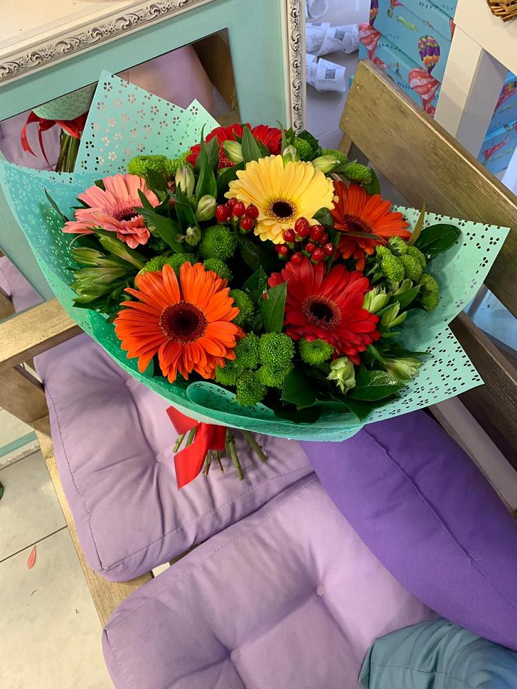 Букет цветов из: Герберы, Хризантемы и Альстромерии в Истобном