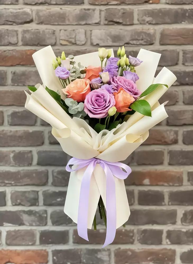 Букет цветов из: Лизиантусы и Розы в Истобном