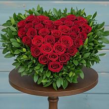 Цветочная композиция из Розы в виде сердца в Истобном