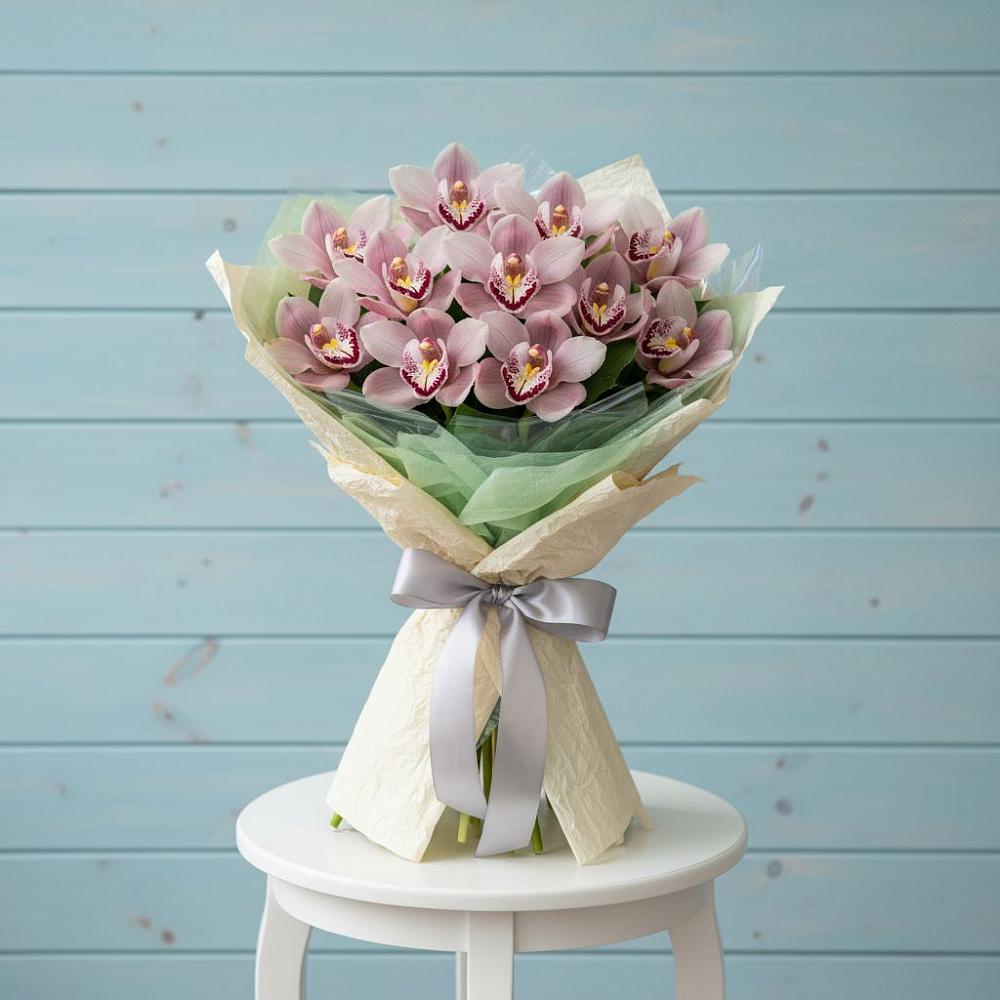 Букет цветов из: Орхидеи и Розы в Истобном