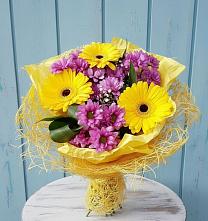 Букет цветов из:  Хризантемы и Герберы в Истобном