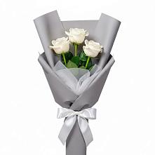 Букет 3 белые розы в Истобном