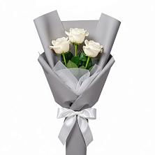 Букет 3 белые розы в Истобном