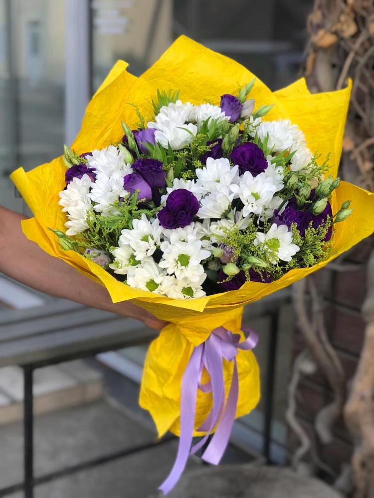 Букет цветов из: Ирисы, Хризантемы и Ромашки в Истобном