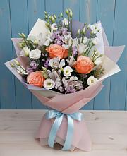 Букет цветов из:  Лизиантусы, Розы, Альстромерии и Гипсофила #REPLACE_PRED# Истобном