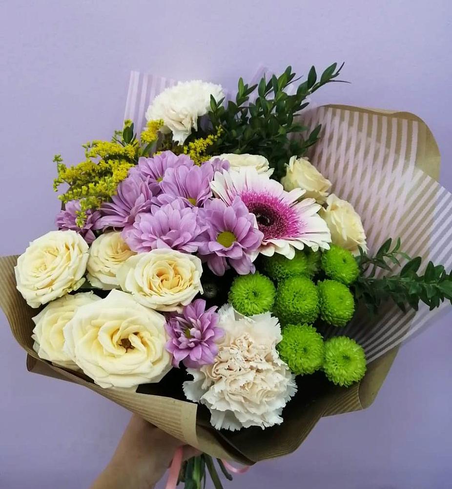 Букет цветов из: Хризантемы, Розы, Гвоздики и Герберы в Истобном