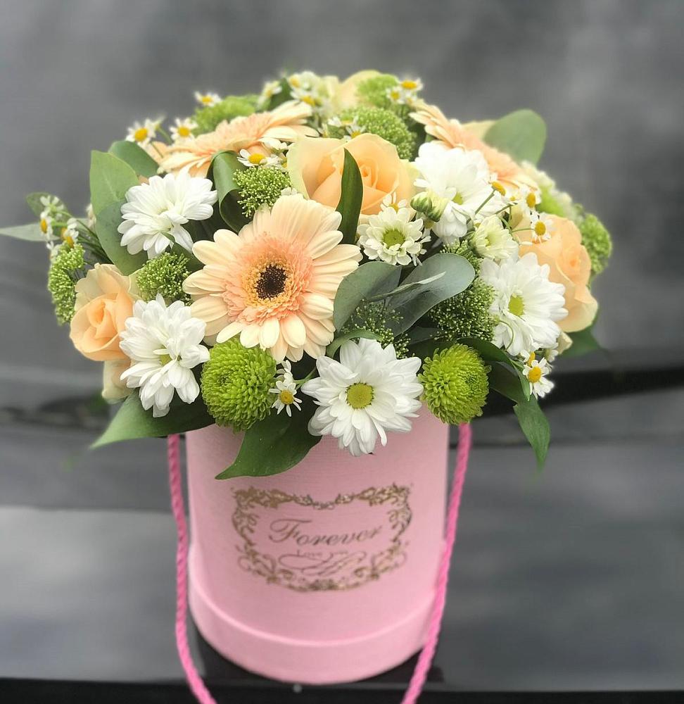 Цветочная композиция из Розы, Герберы и Хризантемы в шляпной коробке в Истобном