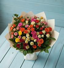 Букет Микс из разноцветных кустовых роз в Истобном