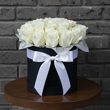 Цветочная композиция из Розы в шляпной коробке в Истобном