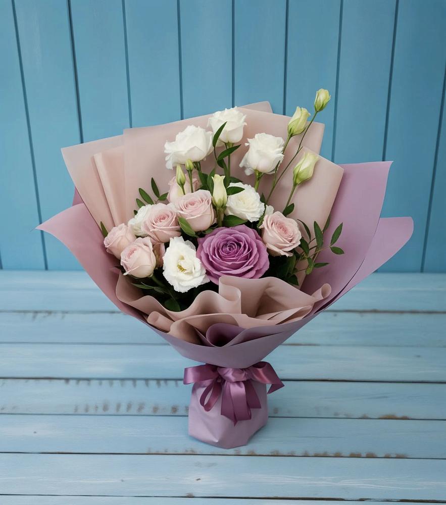 Букет цветов из: Розы и Лизиантусы в Истобном