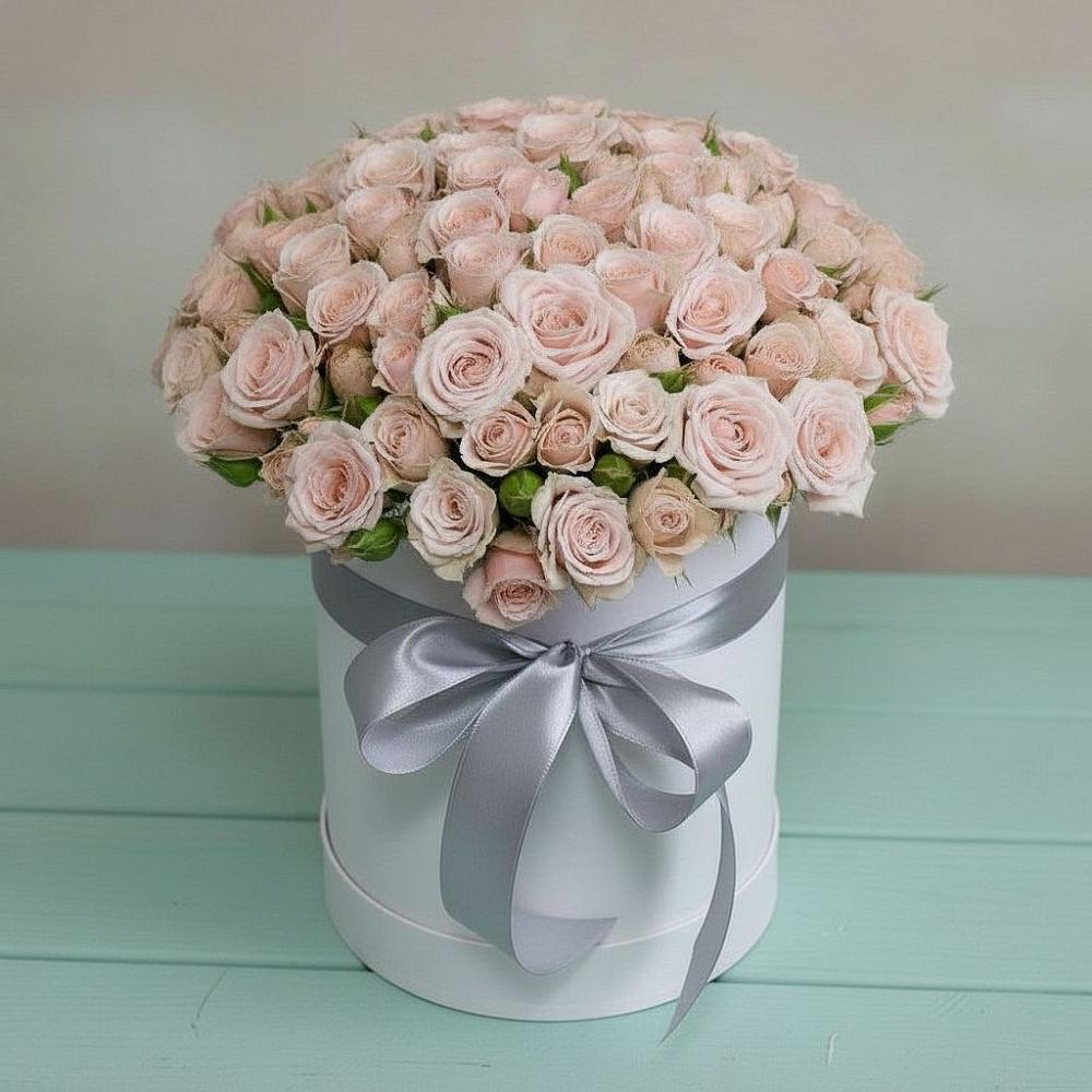 Цветочная композиция из Розы в шляпной коробке в Истобном